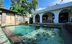 Pradnya Villa By Prasi